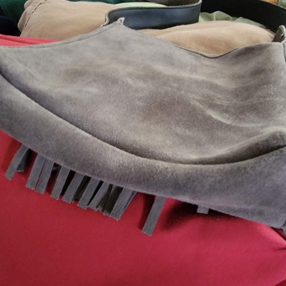 Size 10 moccasins with back zipper and matching Fringe bag. FREE SHIPPING - Picture 4 of 4